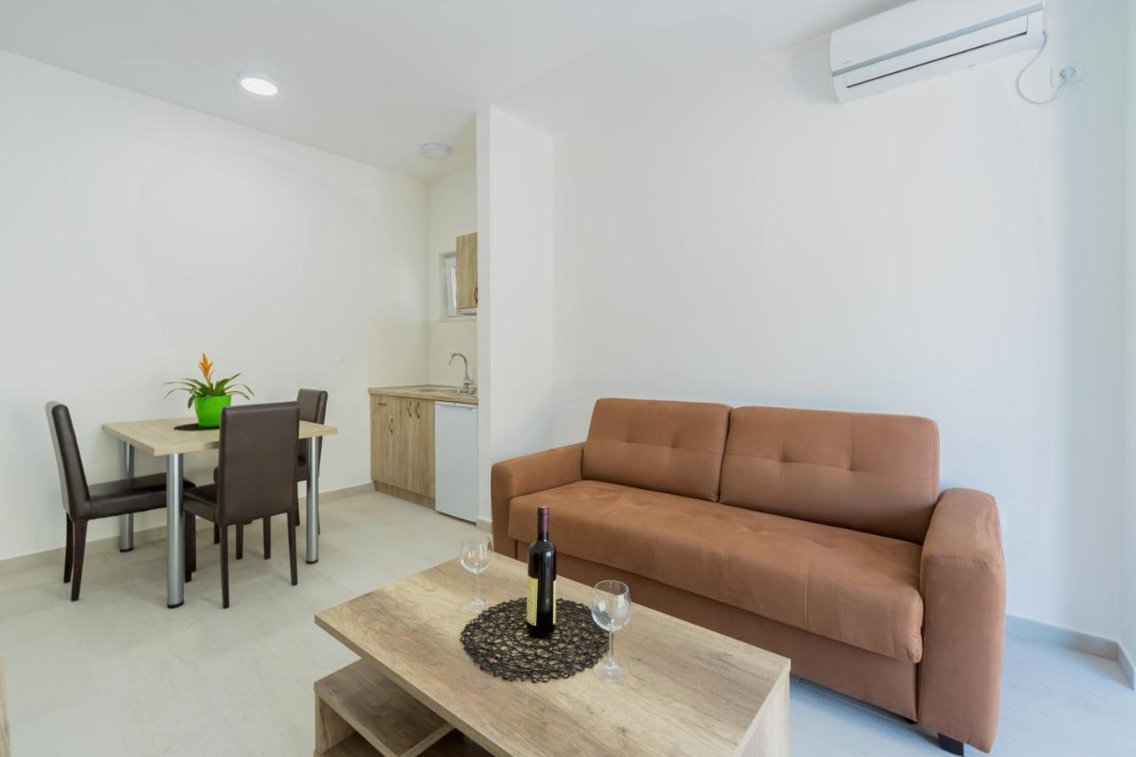 Grejm Lux Family Apartments Petrovac Exterior photo