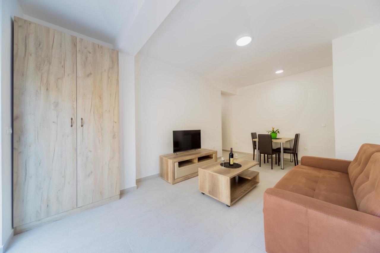 Grejm Lux Family Apartments Petrovac Exterior photo